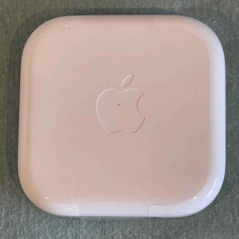NEW Apple EarPods Headphones 3.5mm Style iPhone 6 + Older NIP